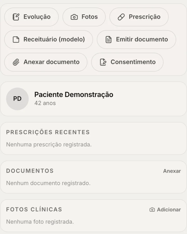 Prévia do workspace clínico do prontuário, com paciente e registros demonstrativos.